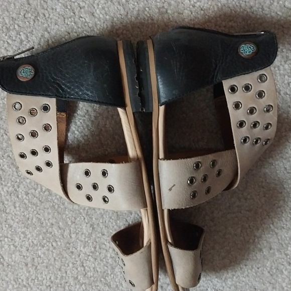 Cute Flat Italian Leather Sandals Zip in back - Picture 4 of 6